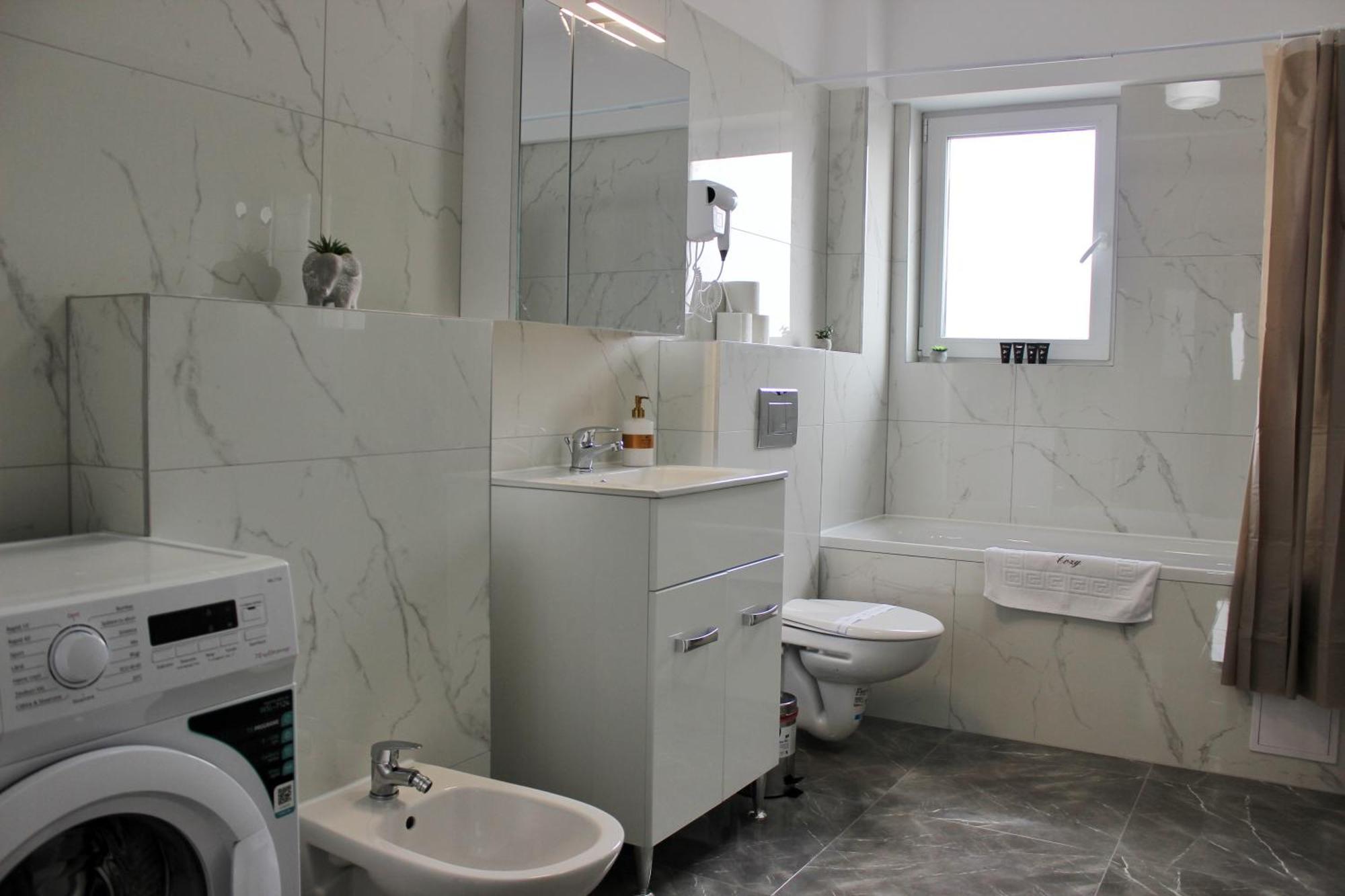 Cozy Apartments In Centre Of Suceava Near Kaufland And University Zewnętrze zdjęcie