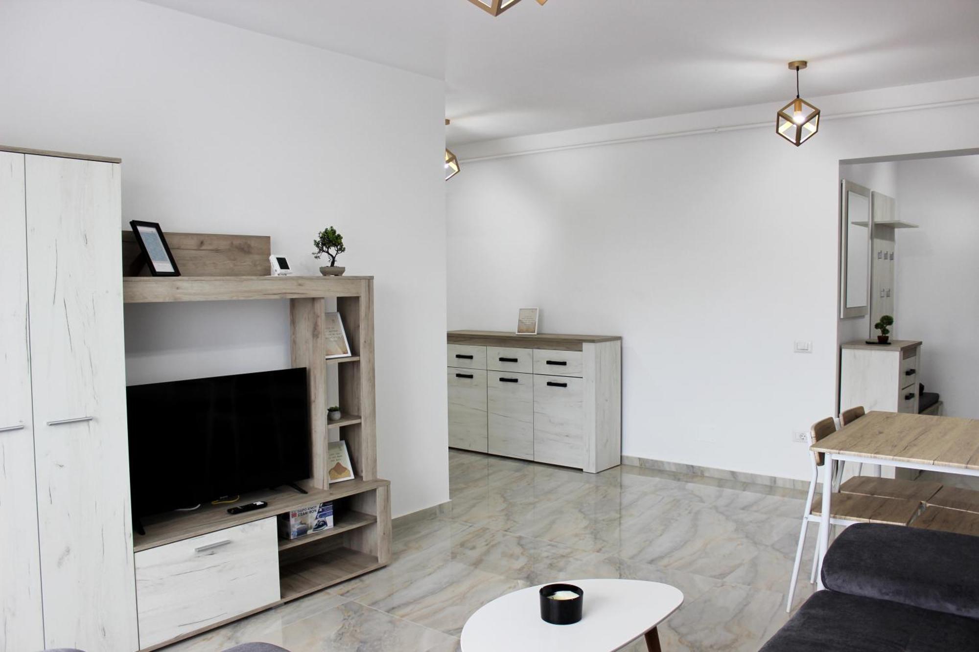 Cozy Apartments In Centre Of Suceava Near Kaufland And University Zewnętrze zdjęcie